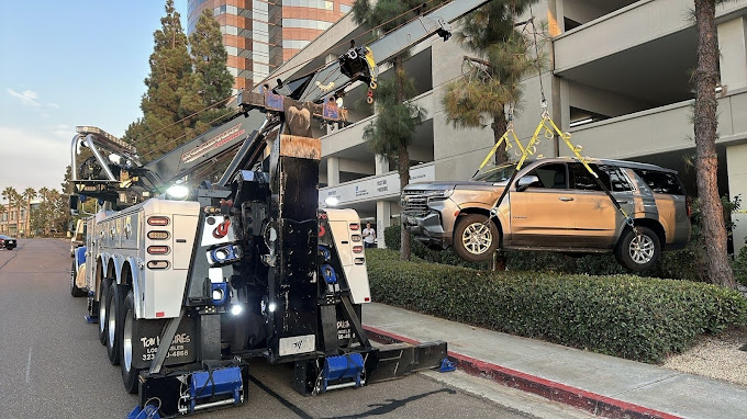 Local car towing service